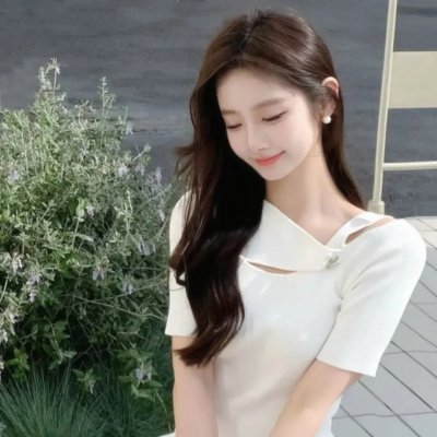 三女性
